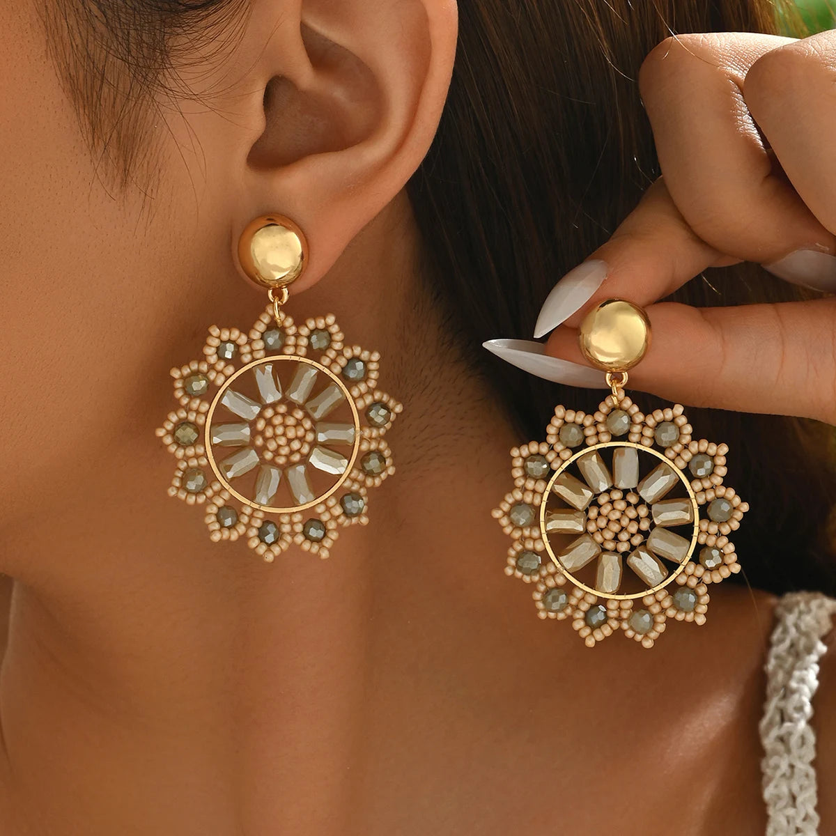 Bohemian Vintage Handmade Beaded Sunflower Pendant Earrings Fashionable Resort-Style Elegance Exquisite Niche Design Dangle Earr