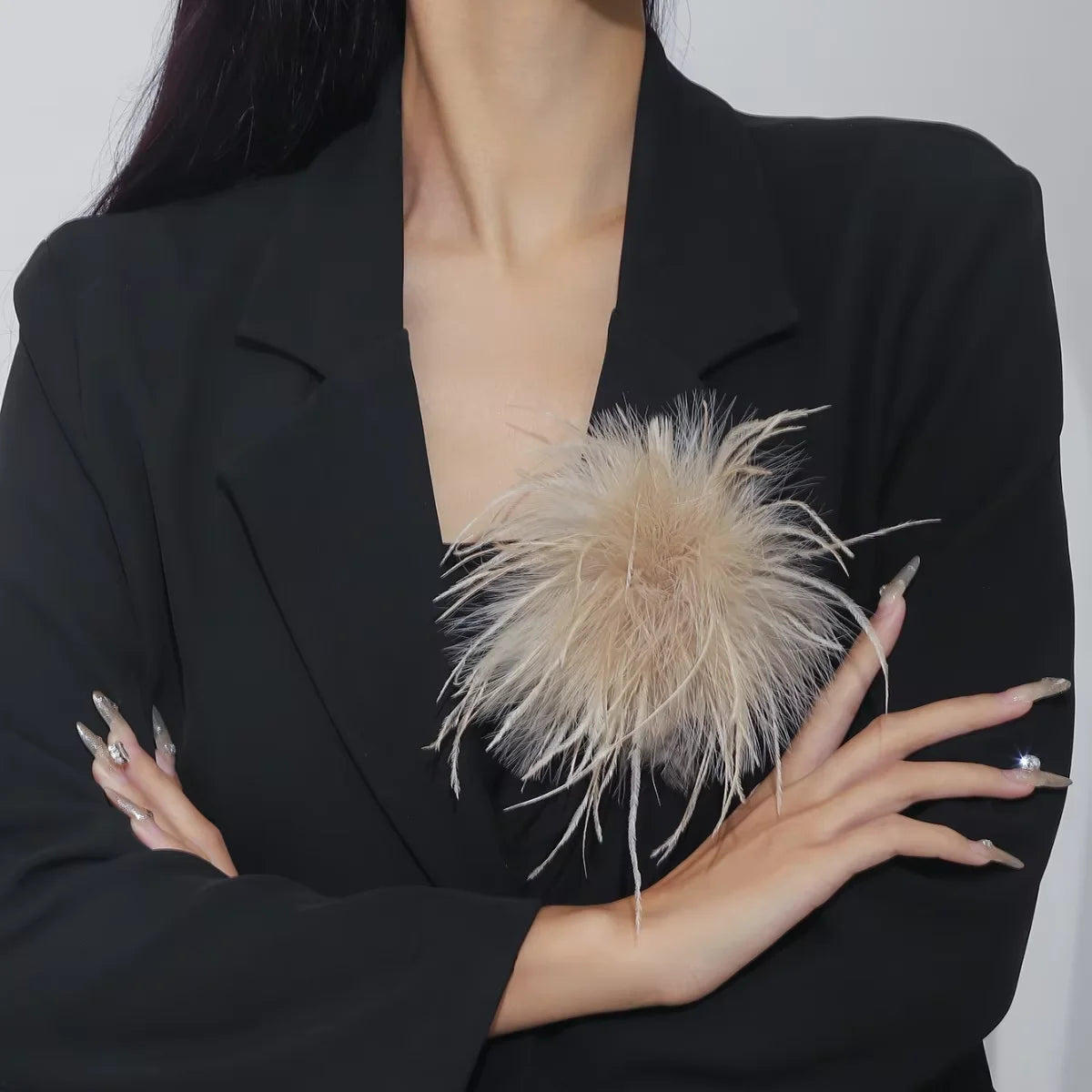 Vintage 15CM Artificial Feather Brooch Women's French Style Handmade Exaggerated Lapel Pin for Weddings And Parties