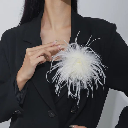 Vintage 15CM Artificial Feather Brooch Women's French Style Handmade Exaggerated Lapel Pin for Weddings And Parties