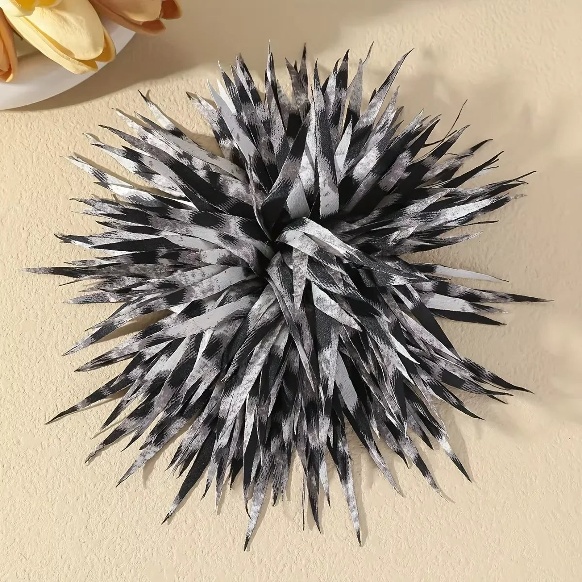 Retro Handmade Leopard Print Flower Brooch Women's Fashionable Unique Bold Design for Daily Wear And Parties