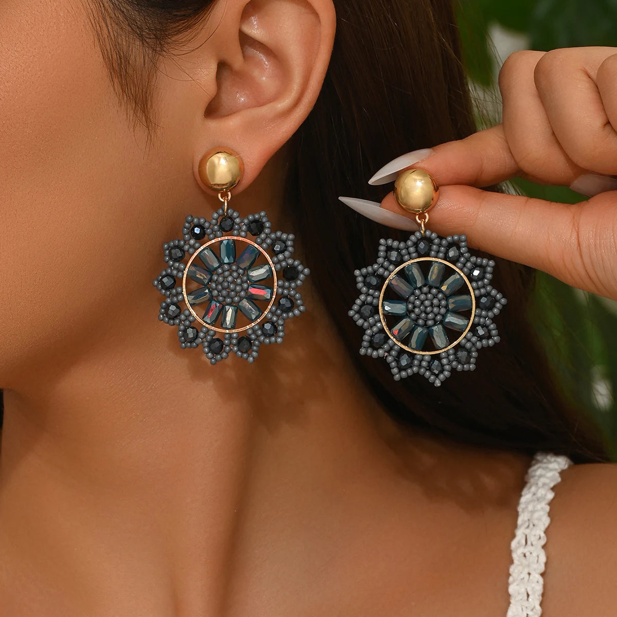 Bohemian Vintage Handmade Beaded Sunflower Pendant Earrings Fashionable Resort-Style Elegance Exquisite Niche Design Dangle Earr