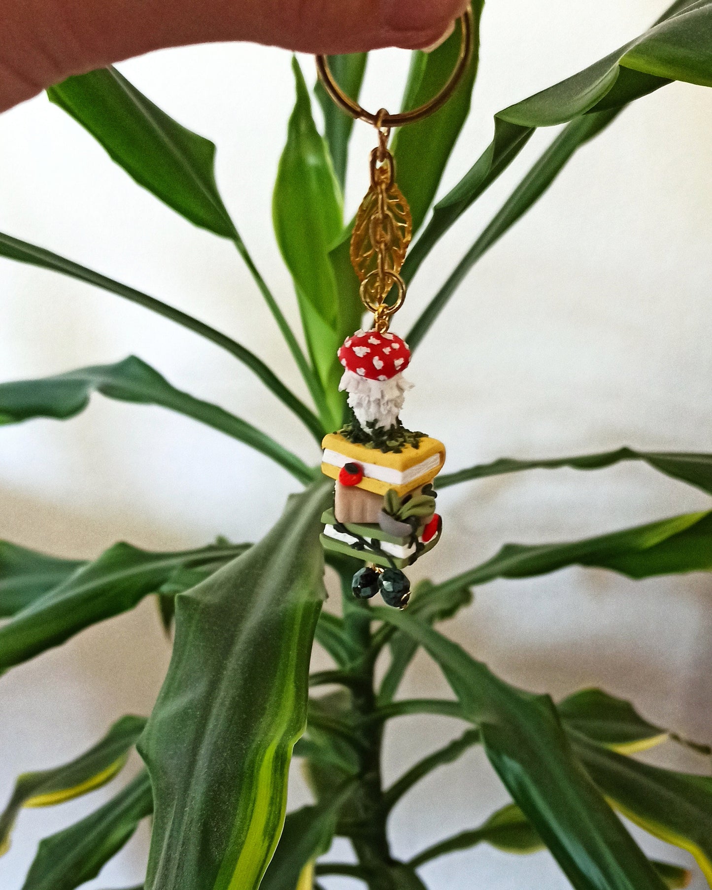 Mushroom Keychain | Book Keychain | Bookish Gift | Woodland Keychain | Polymer clay Keychain | Booklover | Back-to-school | Bookworm