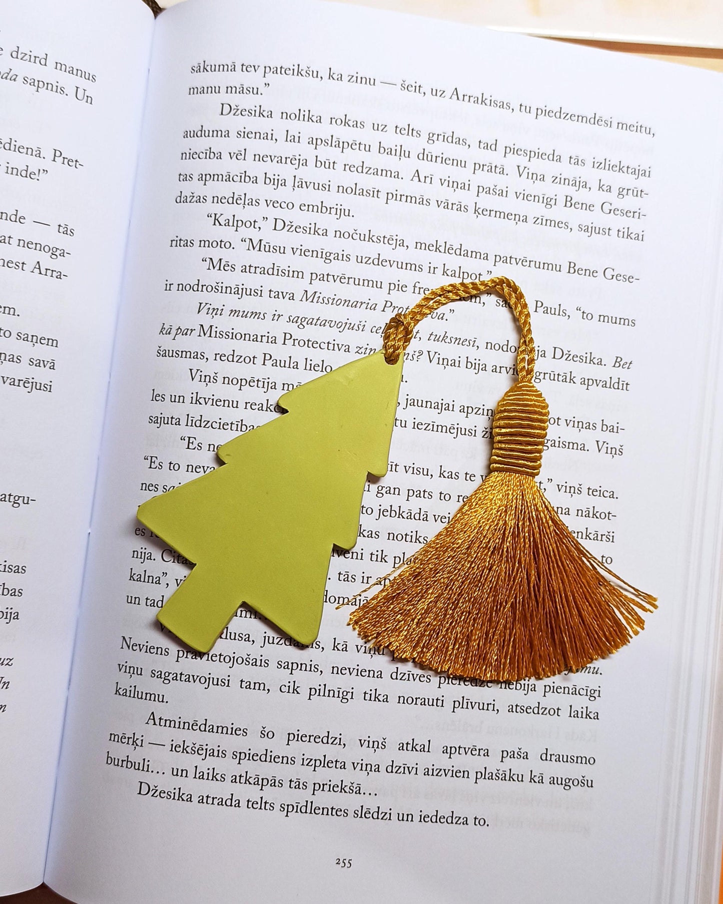 Avelli- Christmas tassel bookmark, aesthetic Christmas tree, Cute bookmark, Bookworm gift Bookshop, Magic bookmark, Winter mood reader green