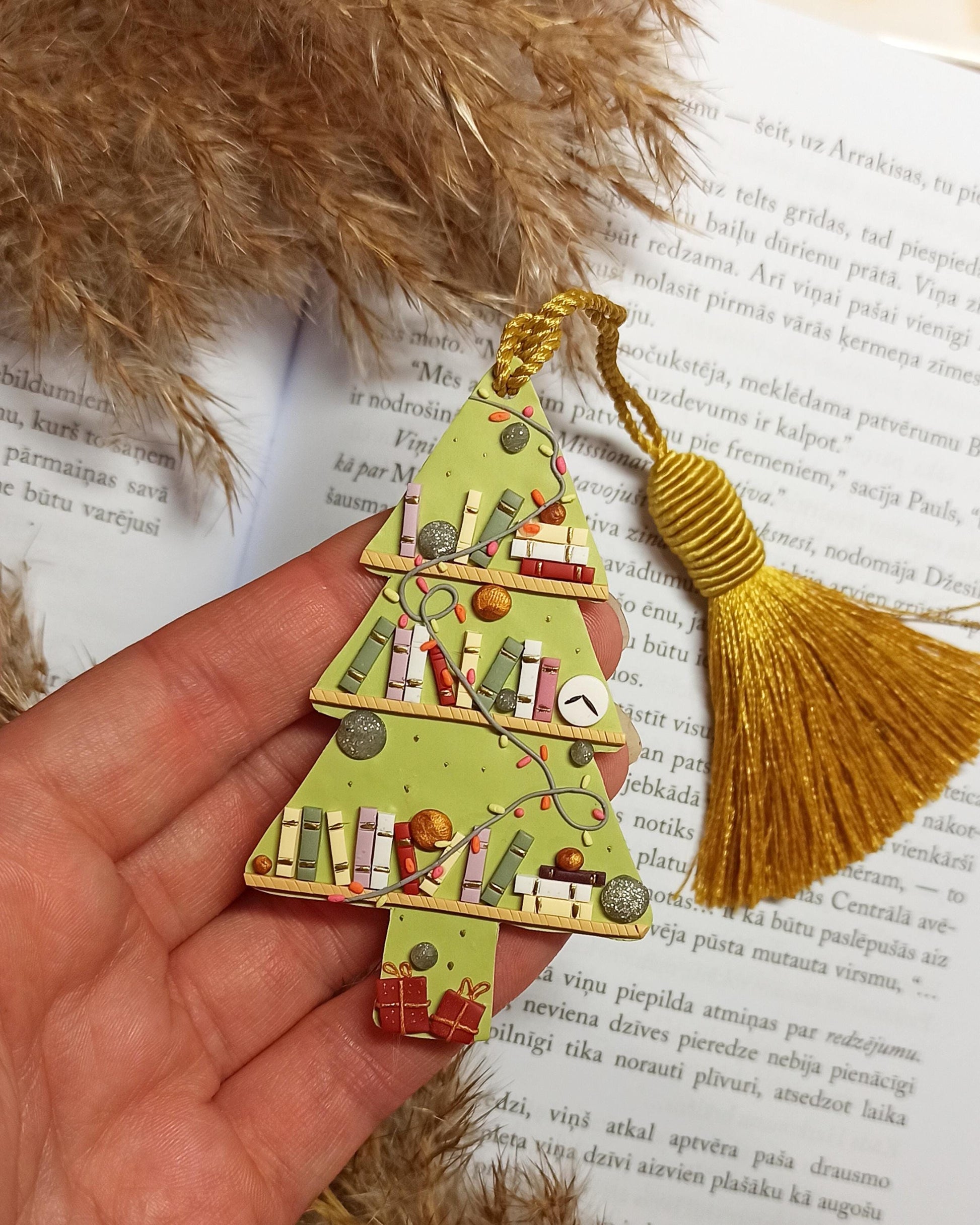 Avelli- Christmas tassel bookmark, aesthetic Christmas tree, Cute bookmark, Bookworm gift Bookshop, Magic bookmark, Winter mood reader green